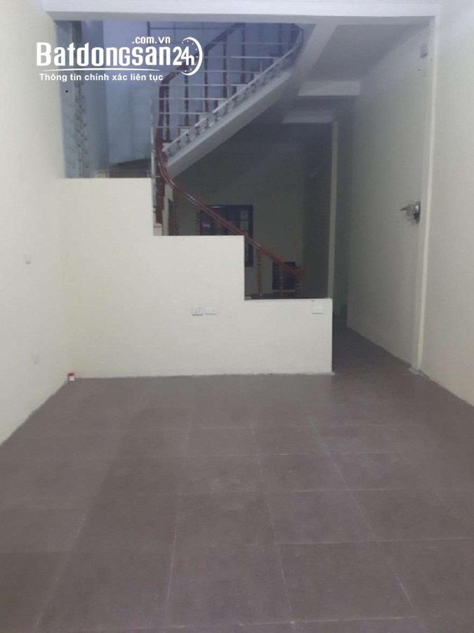Cho thuê nhà ngõ 238 Đường Hoàng Quốc Việt, Diện tích 50m2 x 6 tầng đủ ĐH, NL, bếp 