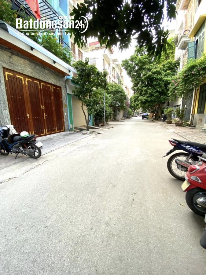 BÁN NHÀ LIỀN KỀ KĐT VĂN QUÁN, GẦN HỒ VĂN QUÁN. VỊ TRÍ BUÔN BÁN SẦM UẤT, CHỈ 13.x Tỷ