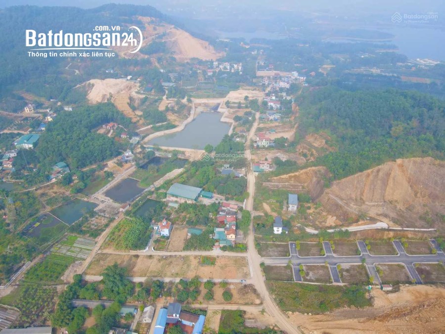bán đất 2 mặt tiền 300m ngay Ngã 4 cổng số 2 ĐHQG. Gọi 0911811655