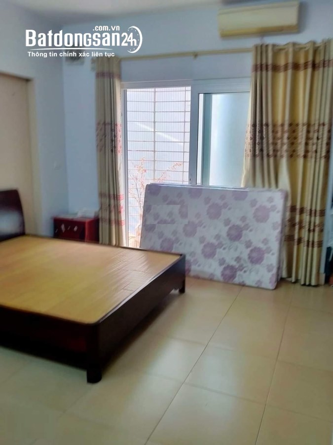 Nhà ngõ 16 phố Nguyễn Văn Huyên, Diện tích 68m2 x 4 tầng, măt tiền 5m, ngõ rộng 6m