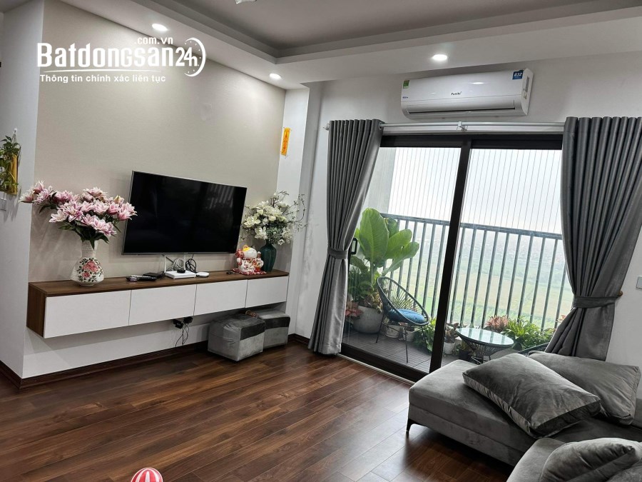 Cần bán căn 3 phòng ngủ 105m2, tầng trung, đông nam view công viên chỉ 3.x tỷ