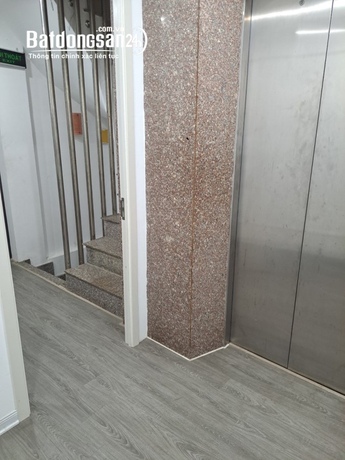 Nhà mặt phố Trần Quốc Hoàn, Dt 60m2 x 6T thông có Thang Máy + hầm để xe