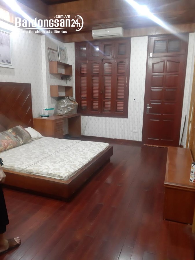 Cho thuê nhà ngõ 31 phố Trần Quốc Hoàn, Dt 40m2 x 5 tầng, ngõ rộng ô tô đậu cửa