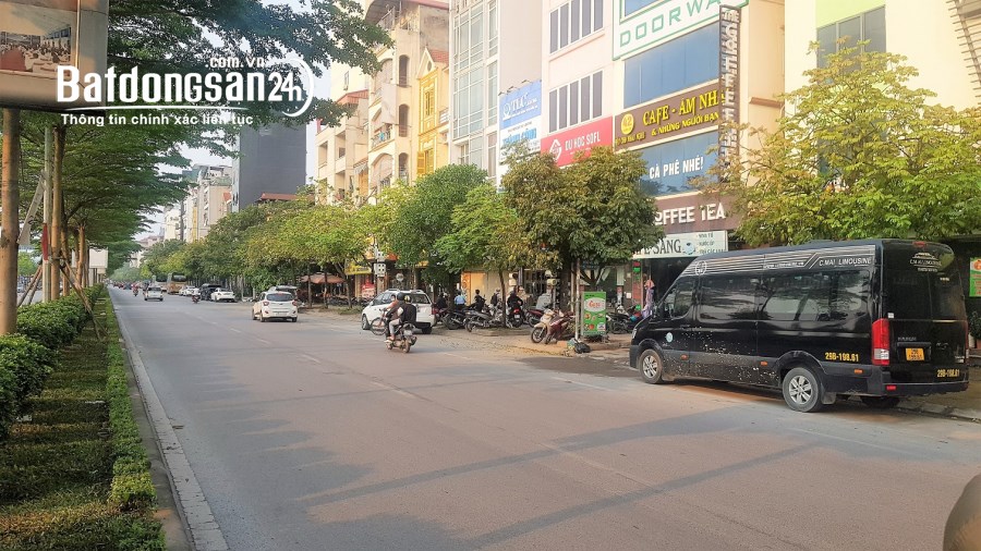 Bán nhà phố Trần Vỹ, Cầu Giấy. Hè 8m, 8 làn oto, KD. 80m2 5T MT8.6m 20 Tỷ