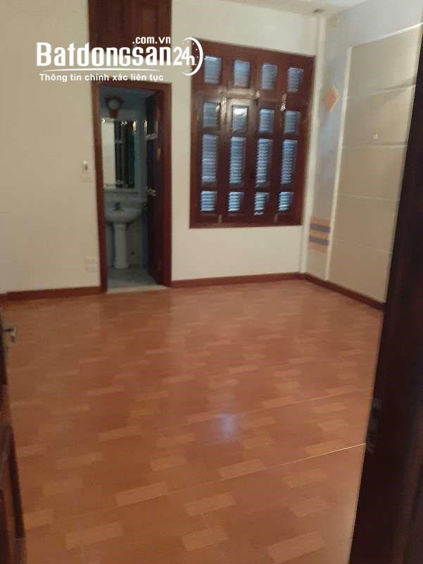 Cho thuê nhà phân lô ngõ 3 phố Phạm Tuấn Tài, Diện tích 60m x 5 tầng có ĐH, NL