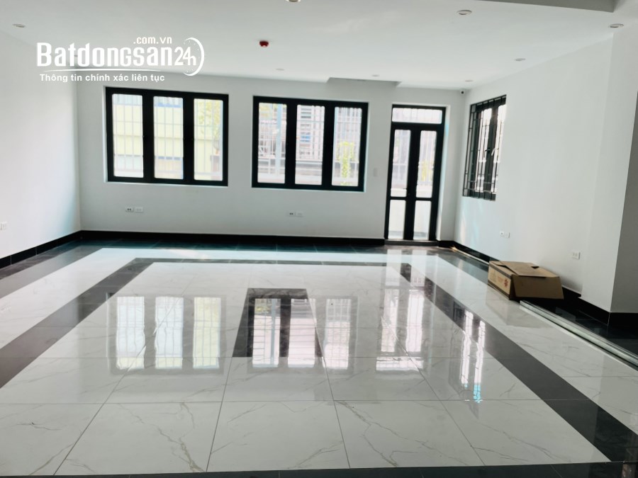 Diện tích 60m2 cho thuê tại nhà VP số 18/11 Thái Hà. Giá 10 trệuLH chủ nhà 0929236669
