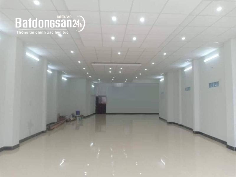 Nhà mặt phố Khúc Thừa Dụ - Diện tích 100m2 x 6 tầng thông có Thang Máy, Mặt tiền 6m 