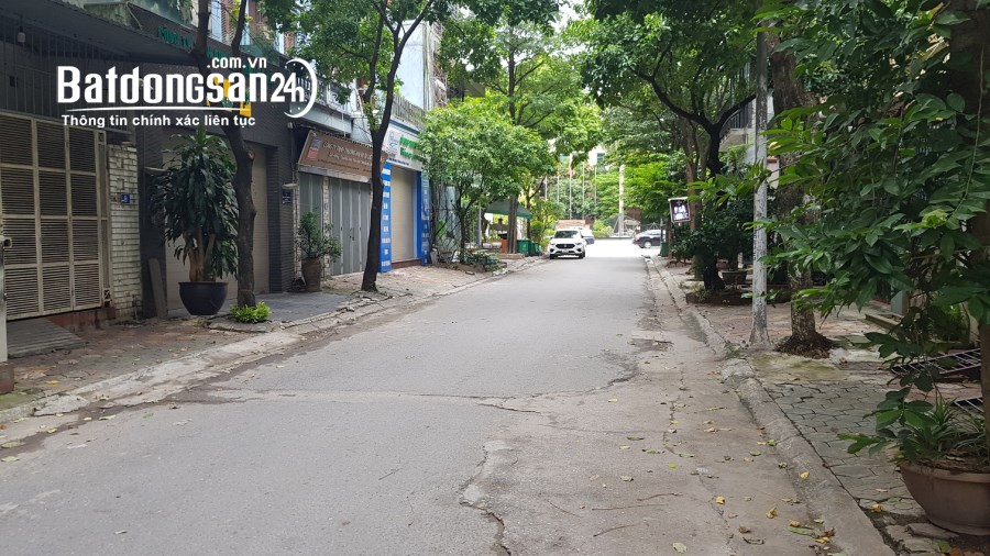 Bán nhà Trung Hòa, Cầu Giấy. Oto, Ở, gần công viên trường học. 90m2 x 4 Tầng. 5Tỷ