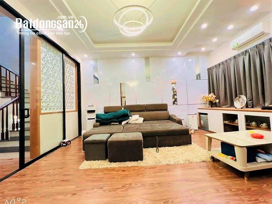 Bán nhà Trung Hòa, Cầu Giấy. Oto, Ở, gần công viên trường học. 90m2 x 4 Tầng. 5Tỷ