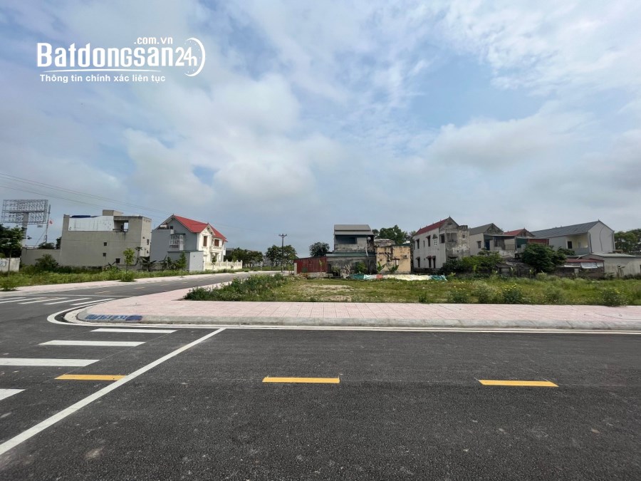 Cần bán gấp lô đất biệt thự thị trấn Tân Phong giá rẻ như đất huyện 