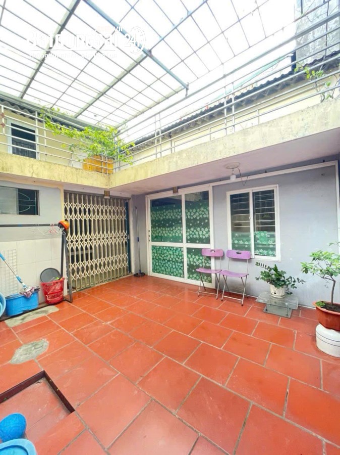 Bán nhà cấp 4 có gác xép ngõ phố Vũ Hựu, ph Thanh Bình, TP HD, 89.1m2, sân cổng rộng,
