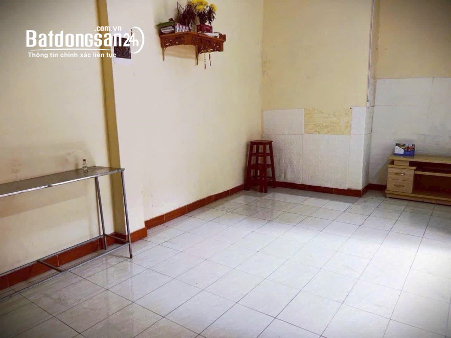 Bán nhà cấp 4 có gác xép ngõ phố Vũ Hựu, ph Thanh Bình, TP HD, 89.1m2, sân cổng rộng,