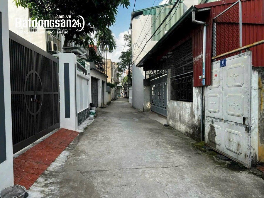 Bán nhà cấp 4 có gác xép ngõ phố Vũ Hựu, ph Thanh Bình, TP HD, 89.1m2, sân cổng rộng,