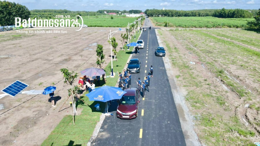Chính chủ cần bán gấp 200m2 mặt tiền đường liên xã cách Quốc Lộ 14 400m, SHR