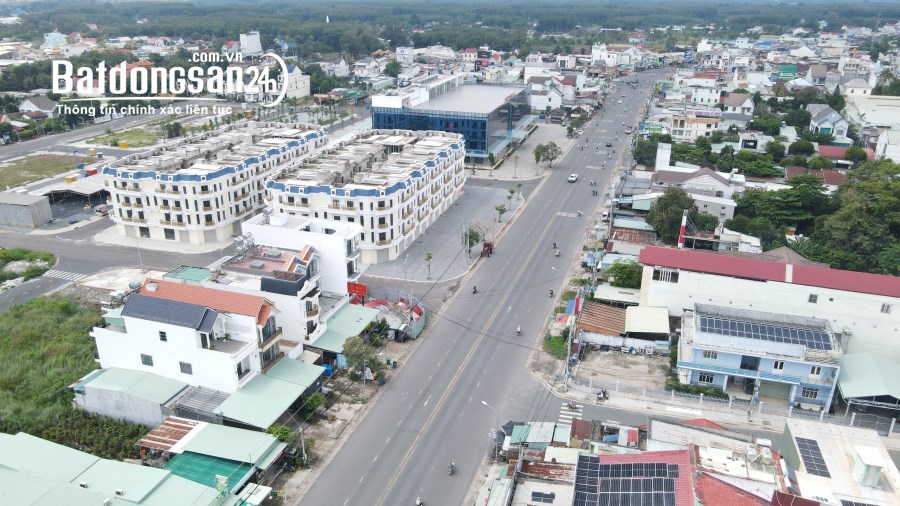 Chính chủ cần bán gấp 200m2 mặt tiền đường liên xã cách Quốc Lộ 14 400m, SHR