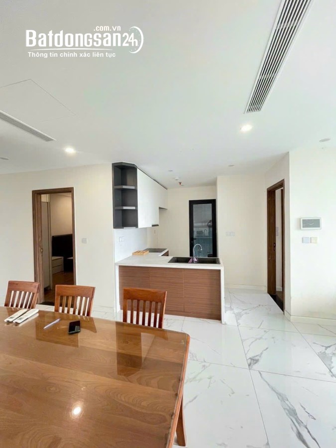 Chị gái em cần nhượng lại căn hộ 2PN 82m2 Sunshine City chỉ 3,9 tỷ . Nội Thất đầy đủ 