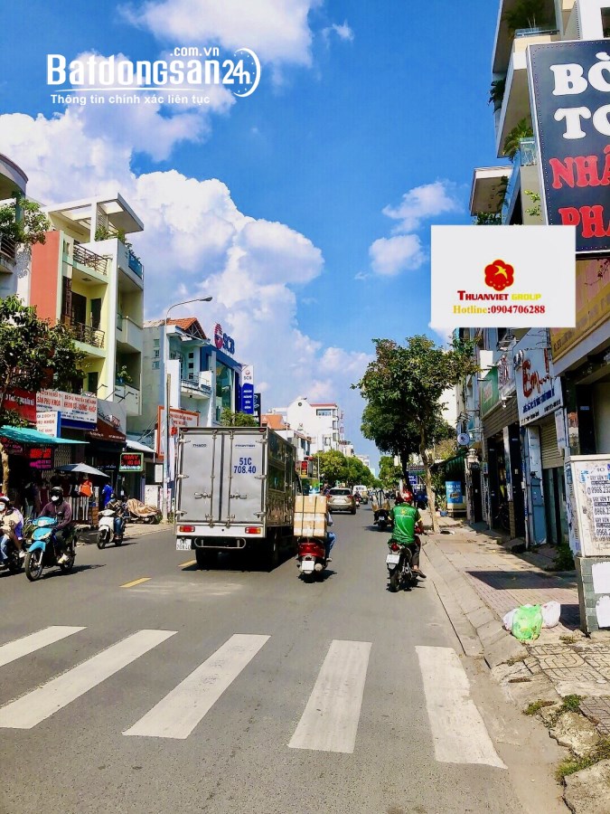Bán nhà mặt tiền kinh doanh P.Tân Sơn Nhì,DT:4x22m, đúc 3 lầu , vỉa hè rộng, giá 12.9