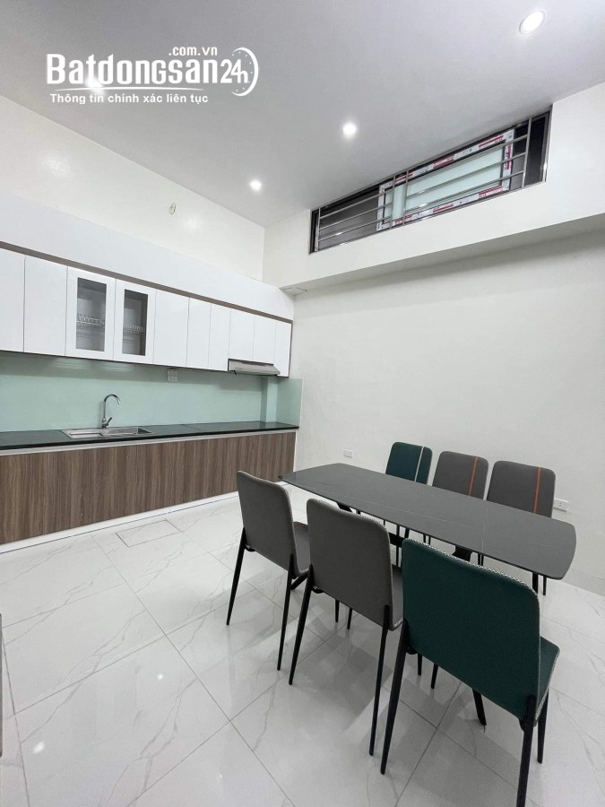 Bán nhà mặt phố Phố Trần Quốc Hoàn, Phường Dịch Vọng Hậu, Quận Cầu Giấy