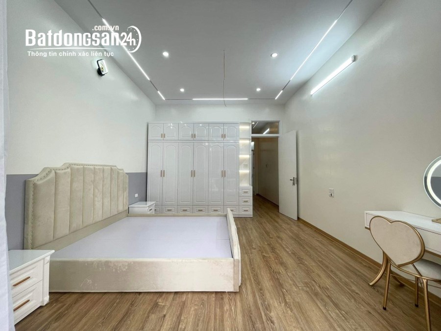 Bán nhà mặt phố Phố Trần Quốc Hoàn, Phường Dịch Vọng Hậu, Quận Cầu Giấy