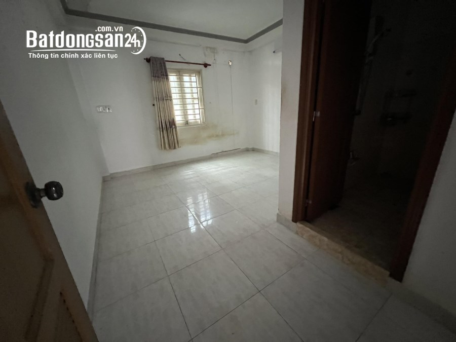 Bán gấp nhà hẻm xe hơi sát Lê Văn Quới 3 tầng ở ngay , rẻ nhất khu vực  5.x tỷ