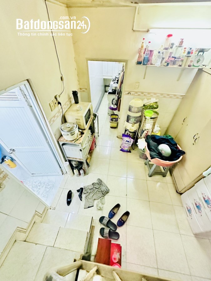  Ngợp nợ, bán gấp nhà hẻm xe hơi, 2 tầng, sổ riêng Hòa Bình Quận 11 chỉ nhỉnh 3 tỷ. 