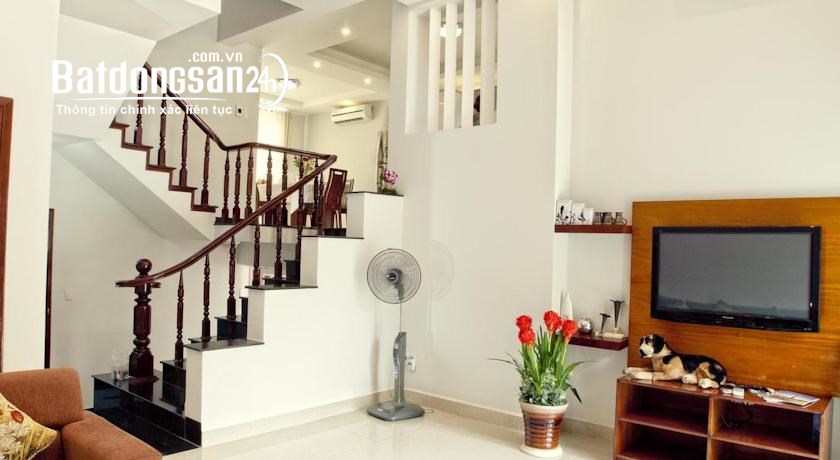 Bán nhà 1 trệt 1 lầu mặt tiền Cô Giang hướng Tây nam - phường 4 - Tp.Vũng Tàu.