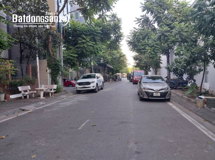 Cực Rẻ, Đất Thạch Bàn, Long Biên, 100m2, MT5.6m, Phân Lô, Ô Tô, Kinh Doanh