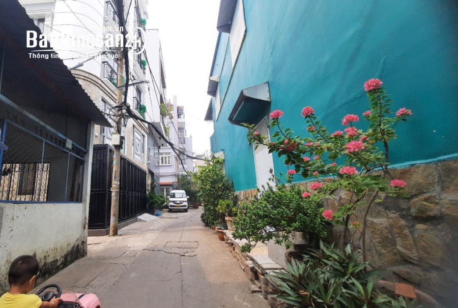 NGÔ QUYỀN QUẬN 10, GẦN 30M2, 3 TẦNG, 3PN, 3 TỶ NHỈNH 