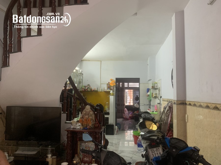 NGÔ QUYỀN QUẬN 10, GẦN 30M2, 3 TẦNG, 3PN, 3 TỶ NHỈNH 