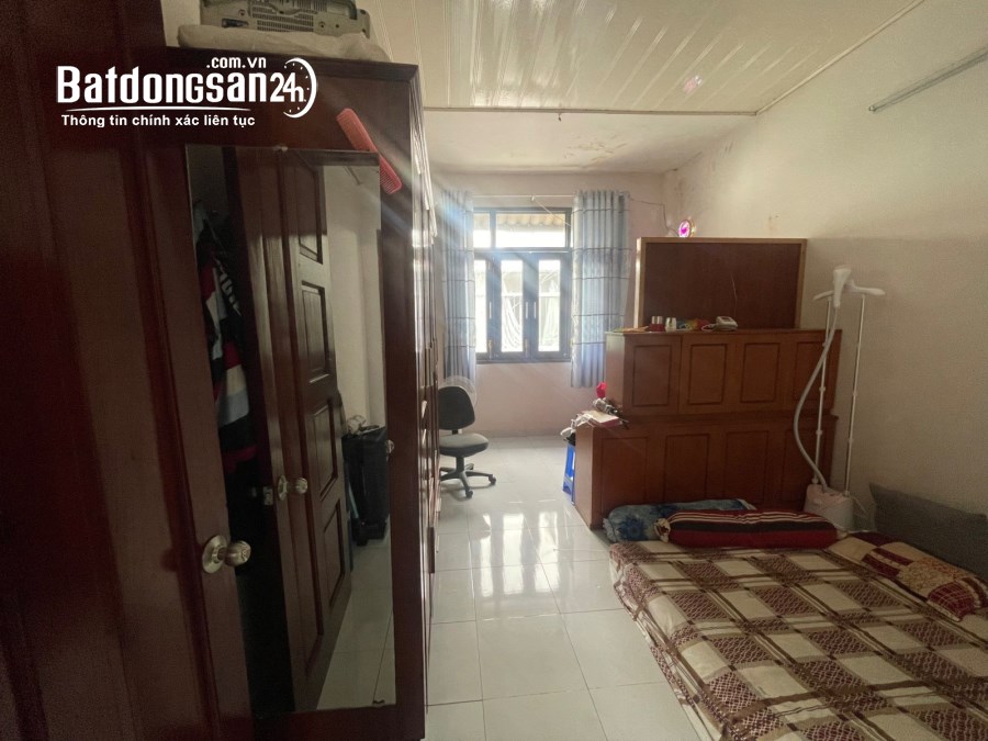 Nguyễn Văn Cừ, P1, Quận 5, 50m2, KIA Morning đổ cổng, 4 tỷ nhú