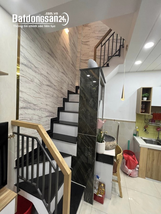 HẺM XE HƠI CMT8 - 3 Tầng, 26m2 NGAY TRUNG TÂM Q10. Chỉ 3.9 tỷ 