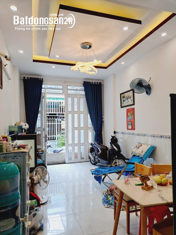 CHỈ 4.5 TỶ - VÀO Ở NGAY - HẺM THÔNG,HOÀNG SA,QUẬN 3 - 2 TẦNG - 4PN - 42M2 