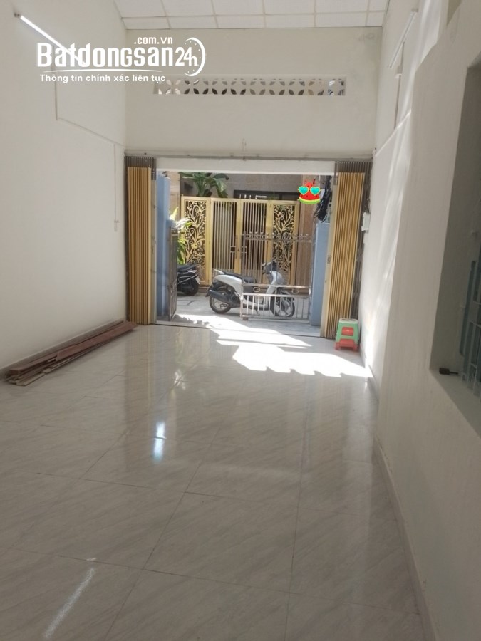 Nhà Đường Ô tô Ngô Gia Tự, lô góc,Dt 45m2 GIÁ 2.45 Tỷ.