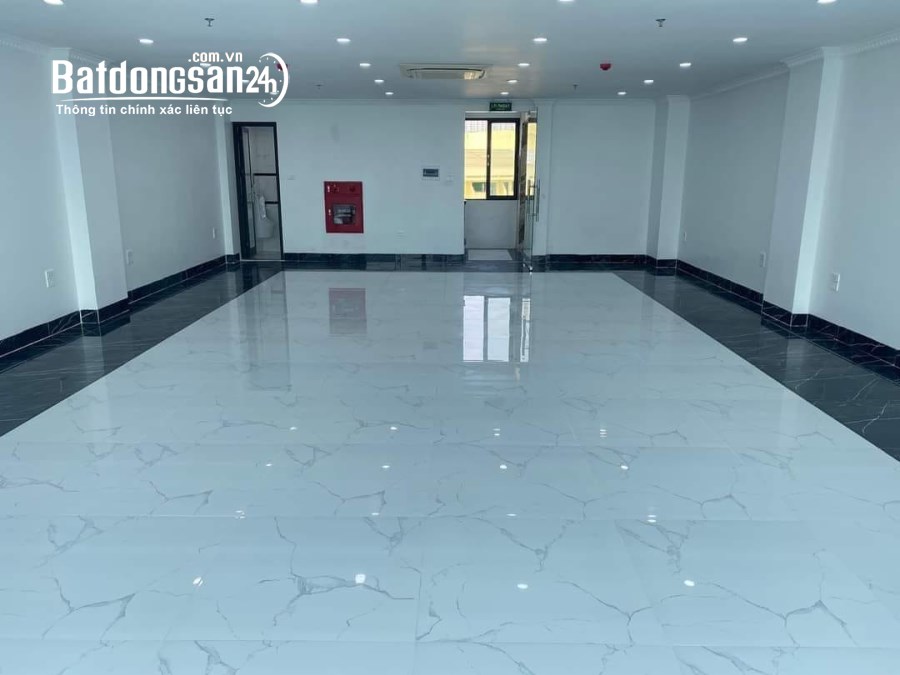 Bán nhà mặt phố Đường Lạc Long Quân, Phường Nghĩa Đô, Quận Cầu Giấy