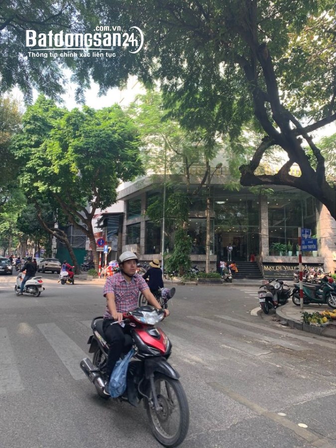 [ CỰC HIẾM] BÁN MP HÀNG BÚN NGAY NGÃ TƯ QUÁN THÁNH 9T XỊN SÒ KD ĐẮC ĐỊA.  