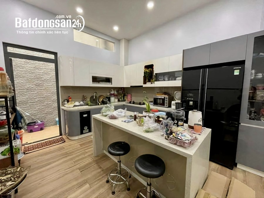 Bán Nhà Mặt Tiền Đồng Đen, Tân Bình, 148m2, Ngang Hơn 5m, Dòng Tiền 40tr, Nhỉnh 28 Tỷ