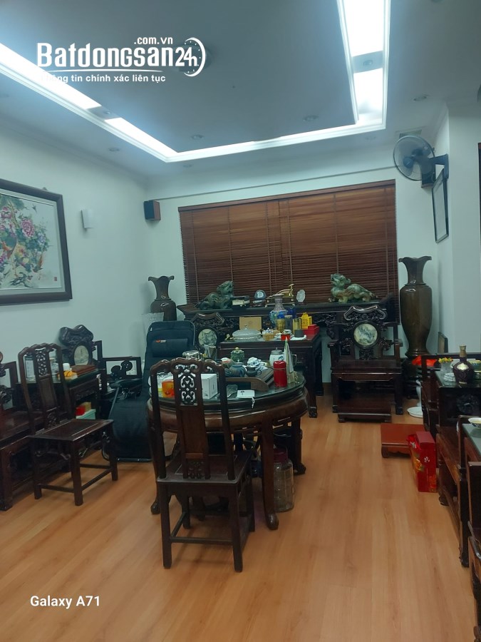 Phân lô Nguyễn Văn Huyên, Cầu Giấy. Dt 82m, 4t, Mt 5.6m, 20Tỷ. Ở sướng, Làm Vp Cty