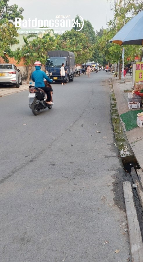 Bán nhà cấp 4 đang cho thuê Phòng trọ, Trung Mỹ Tây 12, gần chợ chó chỉ 5.4 tỷ.