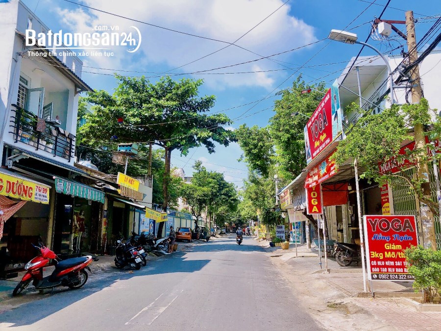 Bán nhà mặt tiền đường gần chợ Tân Hương,DT: 4mx27m đúc 4 lầu giá 11.5 tỷ