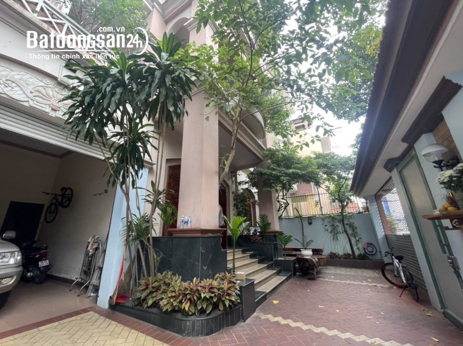 Bán biệt thự,99 Cộng Hòa, P4, Tân Bình, DT:12x20, 1tr3l, giá:39 tỷ