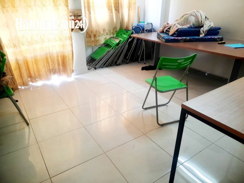 Bán nhà mặt tiền Nguyễn Trọng Tuyển, Tân Bình, 37m2, 4 tầng, giá rẻ