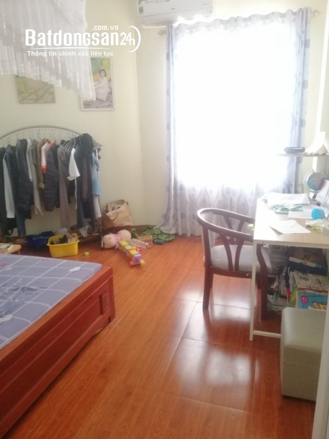 Bán nhà Ô Cách,Long Biên 35m2,4 tầng,Mt4m gần phố,dân xây chỉ 3 tỷ 