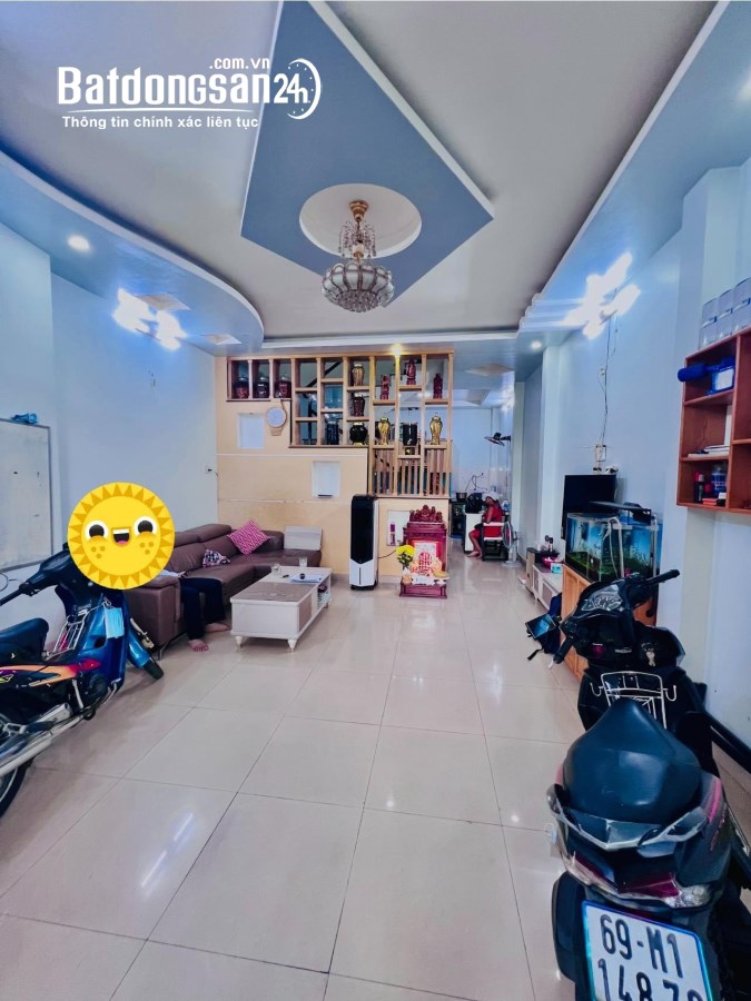 BÁN NHÀ HXH ĐỘC LẬP, TÂN PHÚ - 61M2 (4/5x13) - 2 TẦNG - GẦN MẶT TIỀN- CHỈ HƠN 5 TỶ.