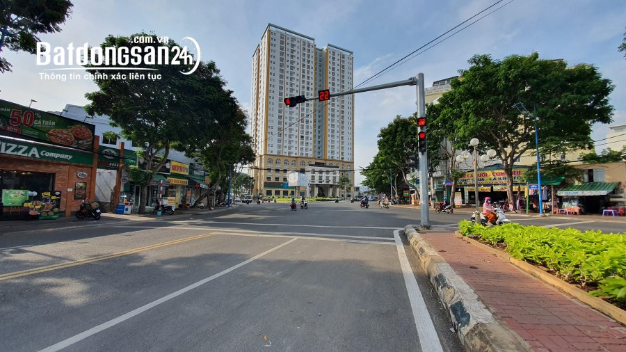 Bán nhà mặt tiền đường Hoàng Hoa Thám, phường 3, vị trí siêu đẹp 