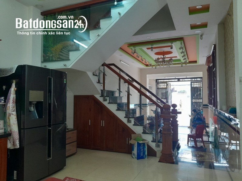 Bán nhà mặt phố Đường Nguyễn Trọng Tuyển, Phường 2, Quận Tân Bình