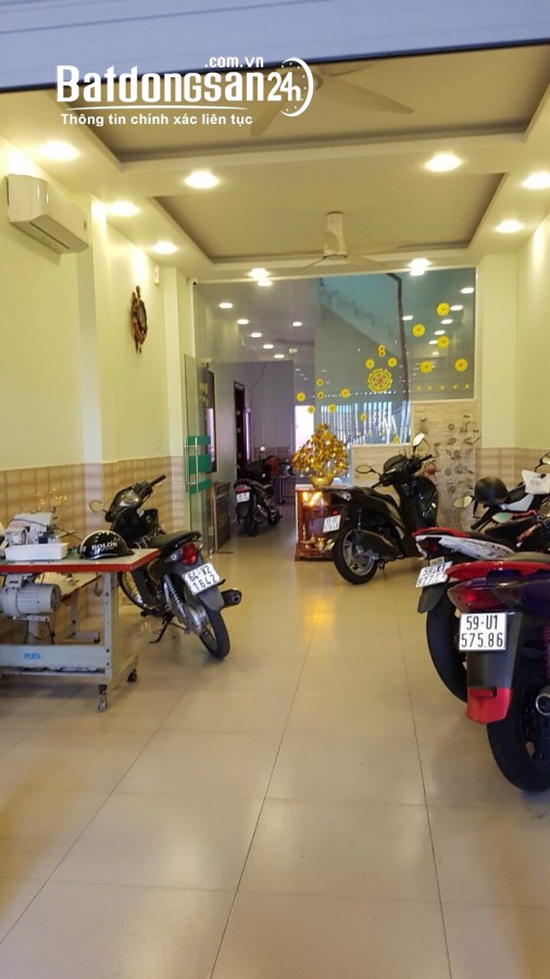 Bán nhà chính chủ hẻm 8m hẻm 84 Tân Sơn Nhì,DT:4x23m(nở hậu 8m) đúc 3 lầu giá 11.8 tỷ