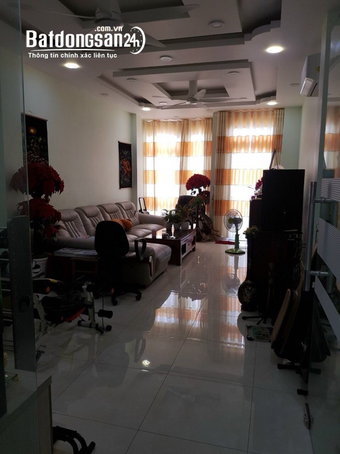 Bán nhà chính chủ hẻm 8m hẻm 84 Tân Sơn Nhì,DT:4x23m(nở hậu 8m) đúc 3 lầu giá 11.8 tỷ