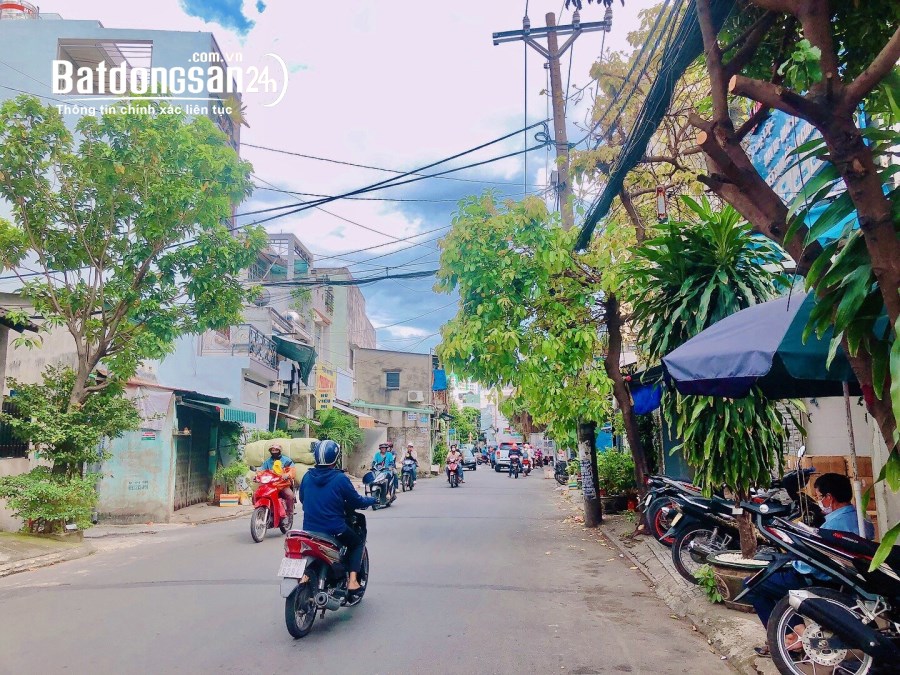 Bán nhà chính chủ hẻm 8m hẻm 84 Tân Sơn Nhì,DT:4x23m(nở hậu 8m) đúc 3 lầu giá 11.8 tỷ