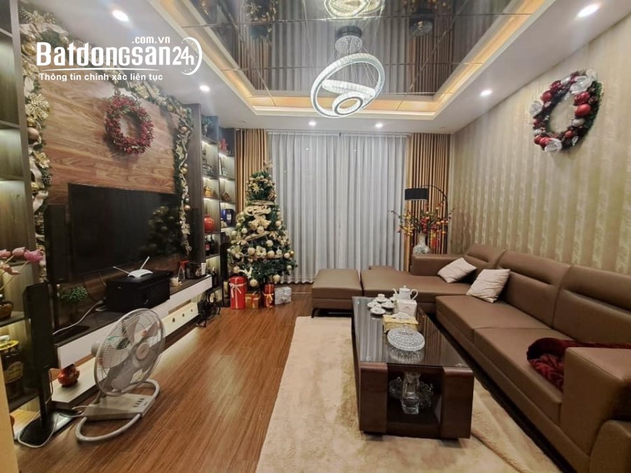 Nhà VIP LẠC LONG QUÂN 7.4 TỶ, ô tô đỗ cửa, thiết kế sang trọng hiện đại