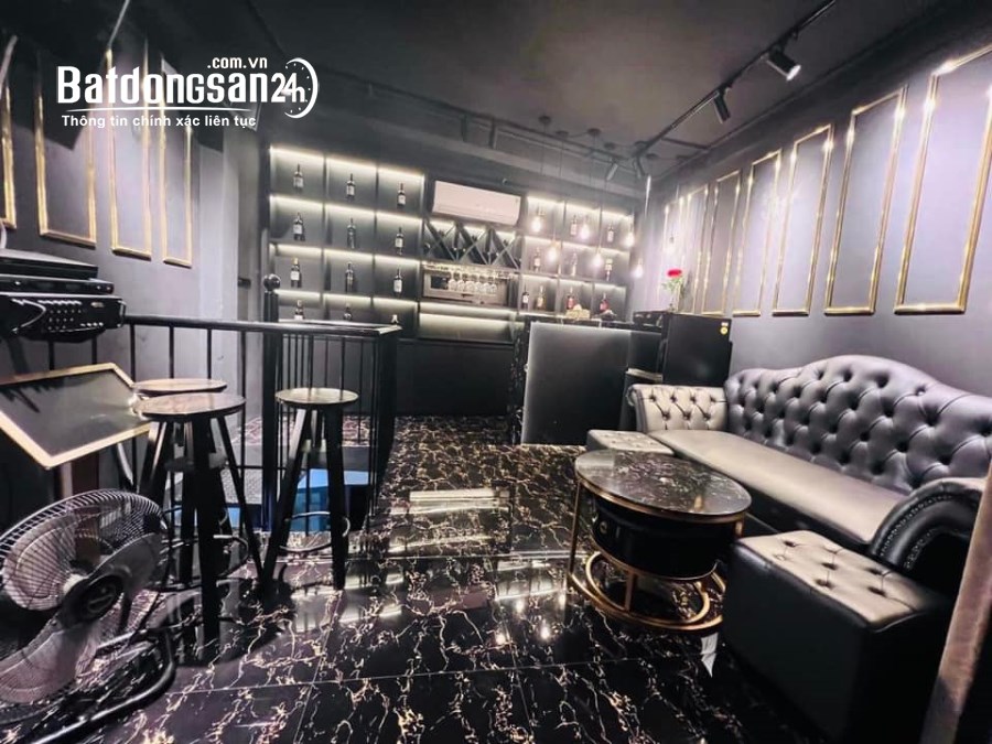Nhà VIP LẠC LONG QUÂN 7.4 TỶ, ô tô đỗ cửa, thiết kế sang trọng hiện đại
